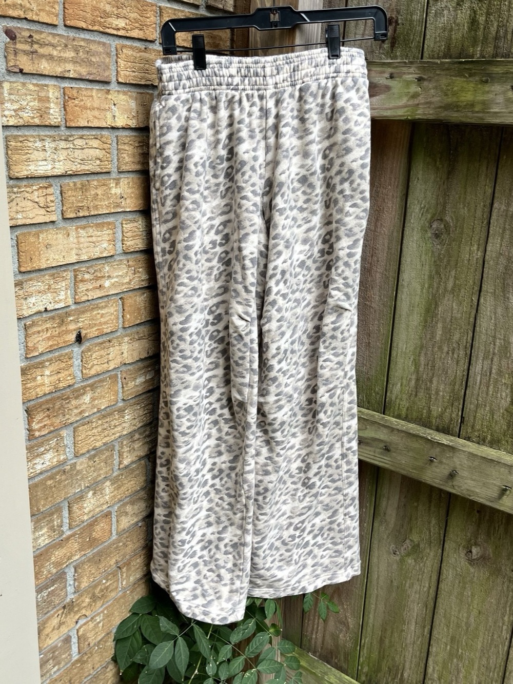Aerie Wide Leg Leopard Print Sweatpants in Gray & Beige
